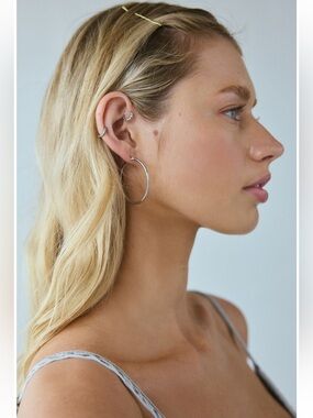 NWT 35MM Tarnish-Free Stainless Steel Minimalist Classic Silver Hoop Earrings